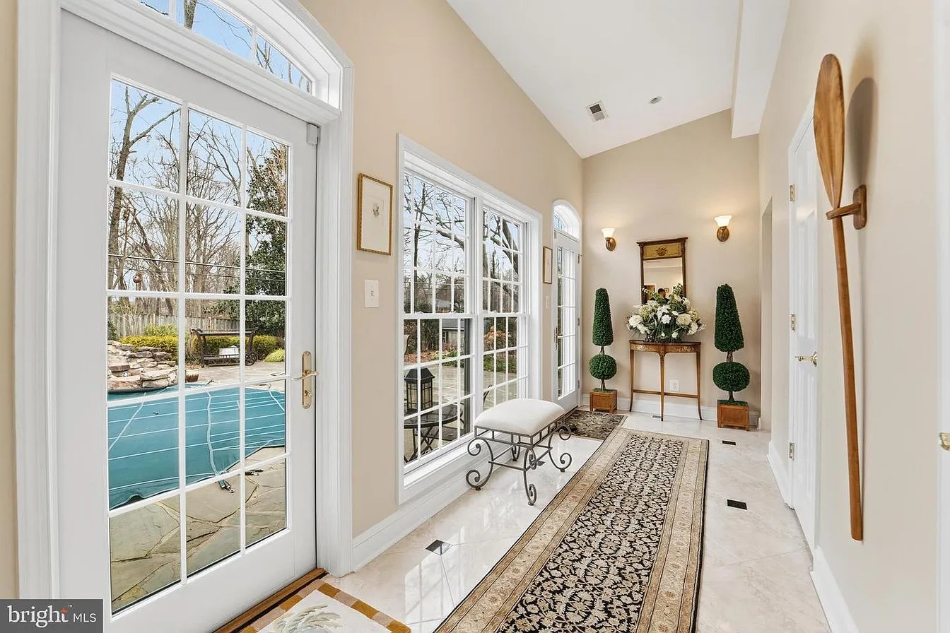 304 Chesapeake Dr