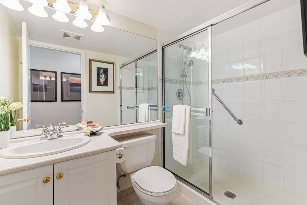 3088 Highland Blvd, #304