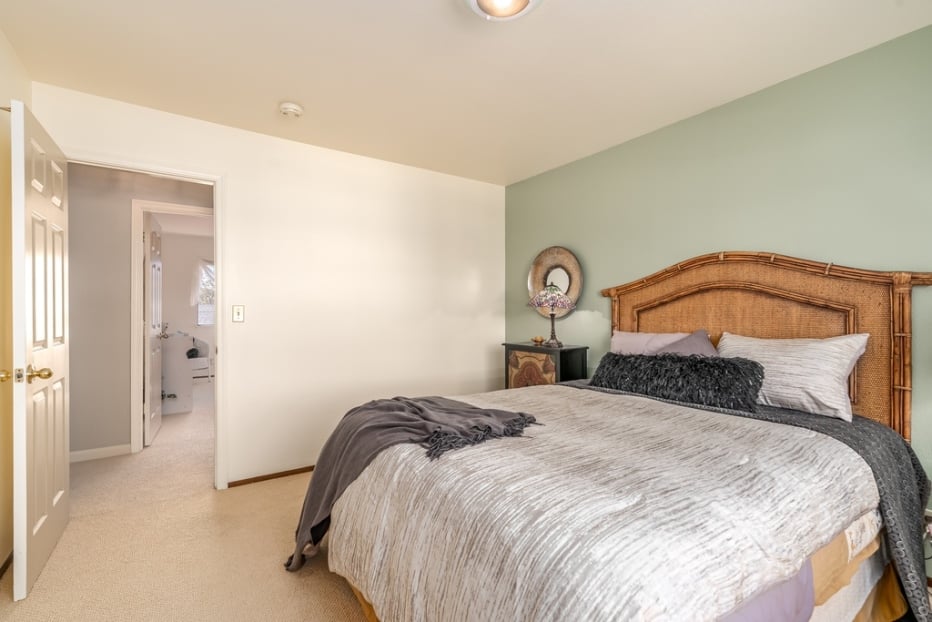 111 Sherwood Ln