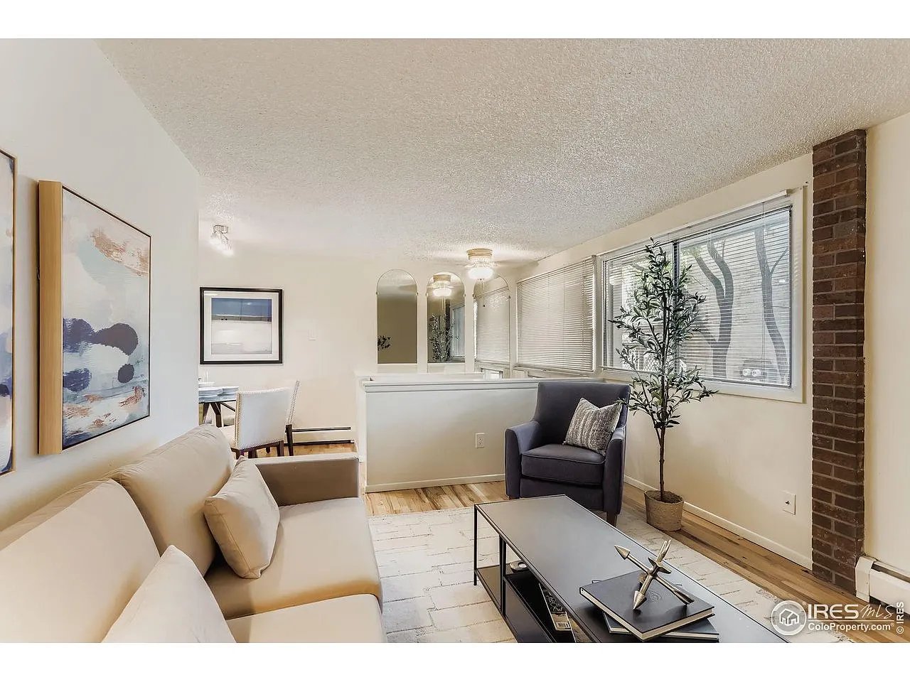 1842 Canyon Blvd #111