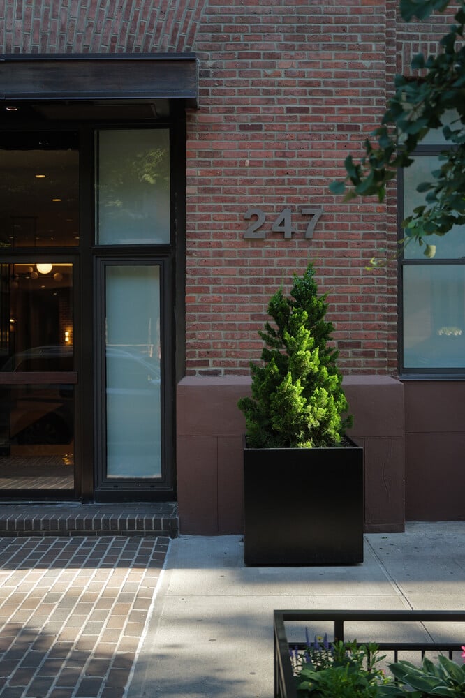 247 West 12th Street Unit: 1D