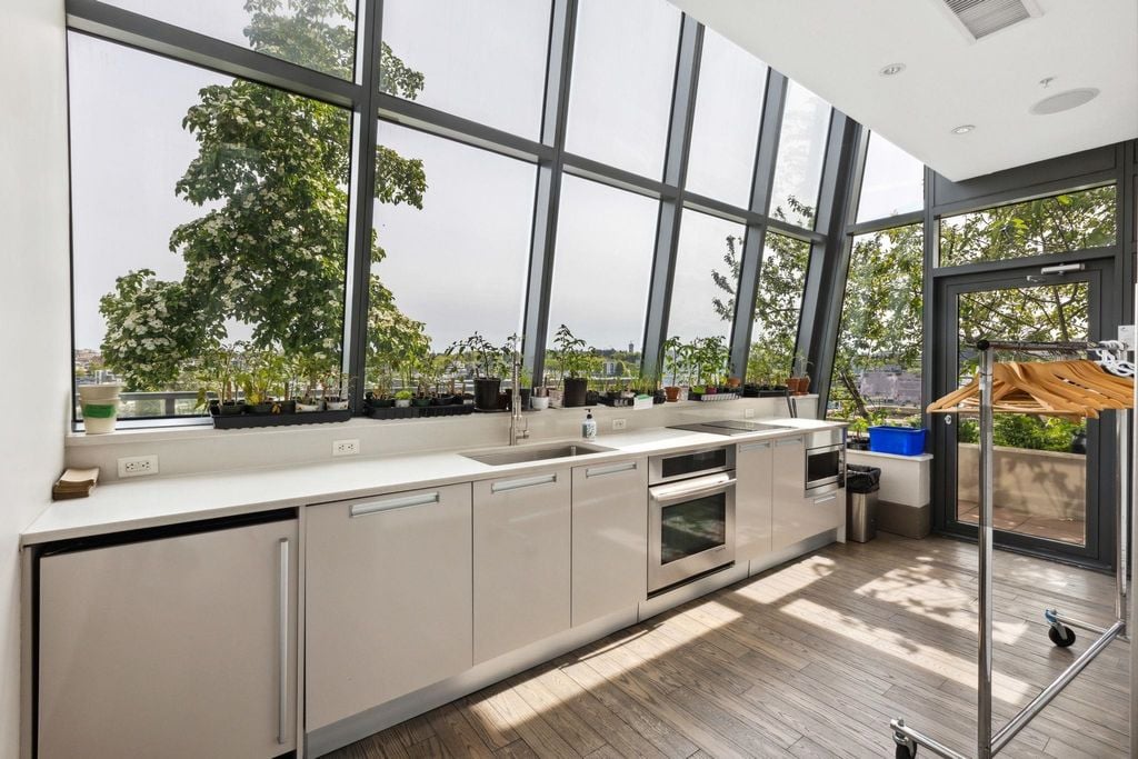 288 W 1st Ave, #311