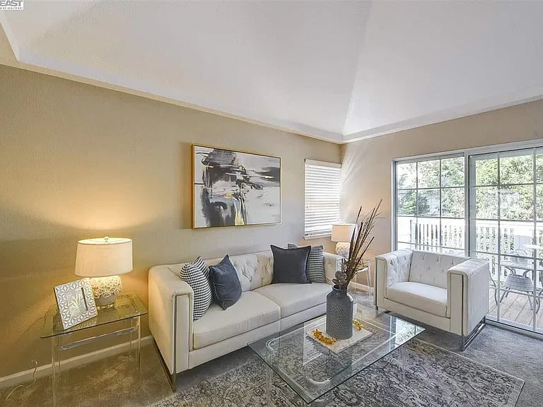 605 Arcadia Ter #301