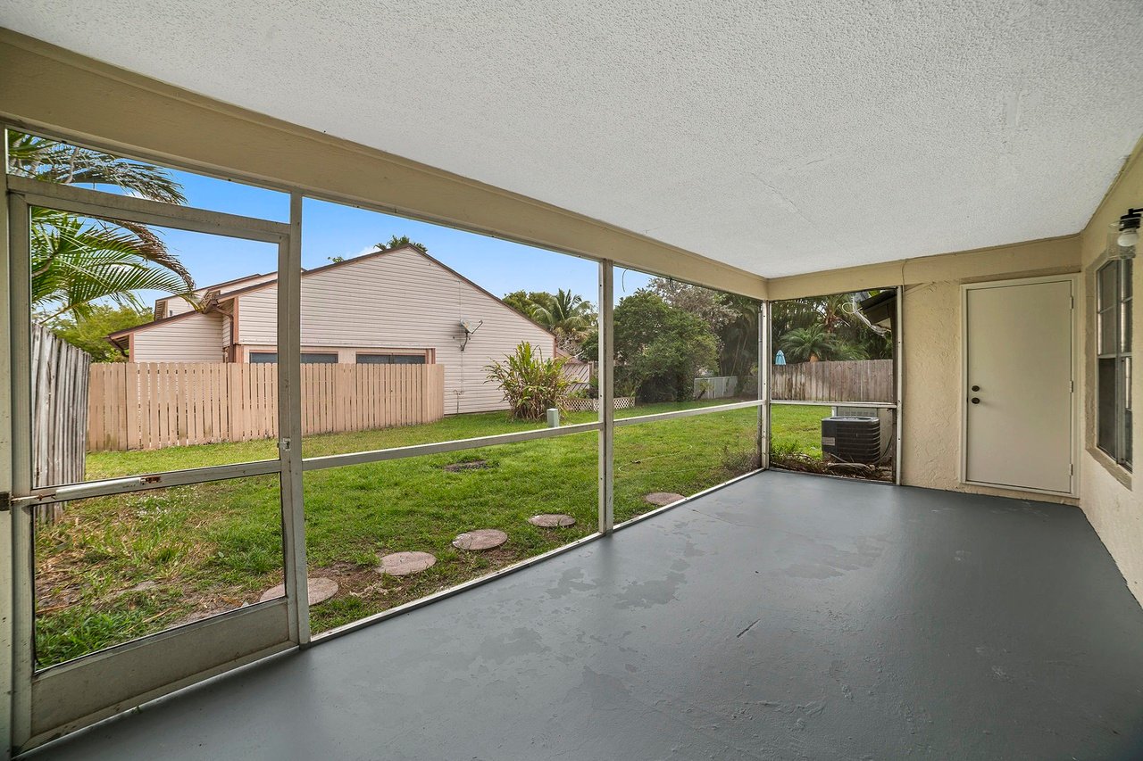 124 Oakwood Dr