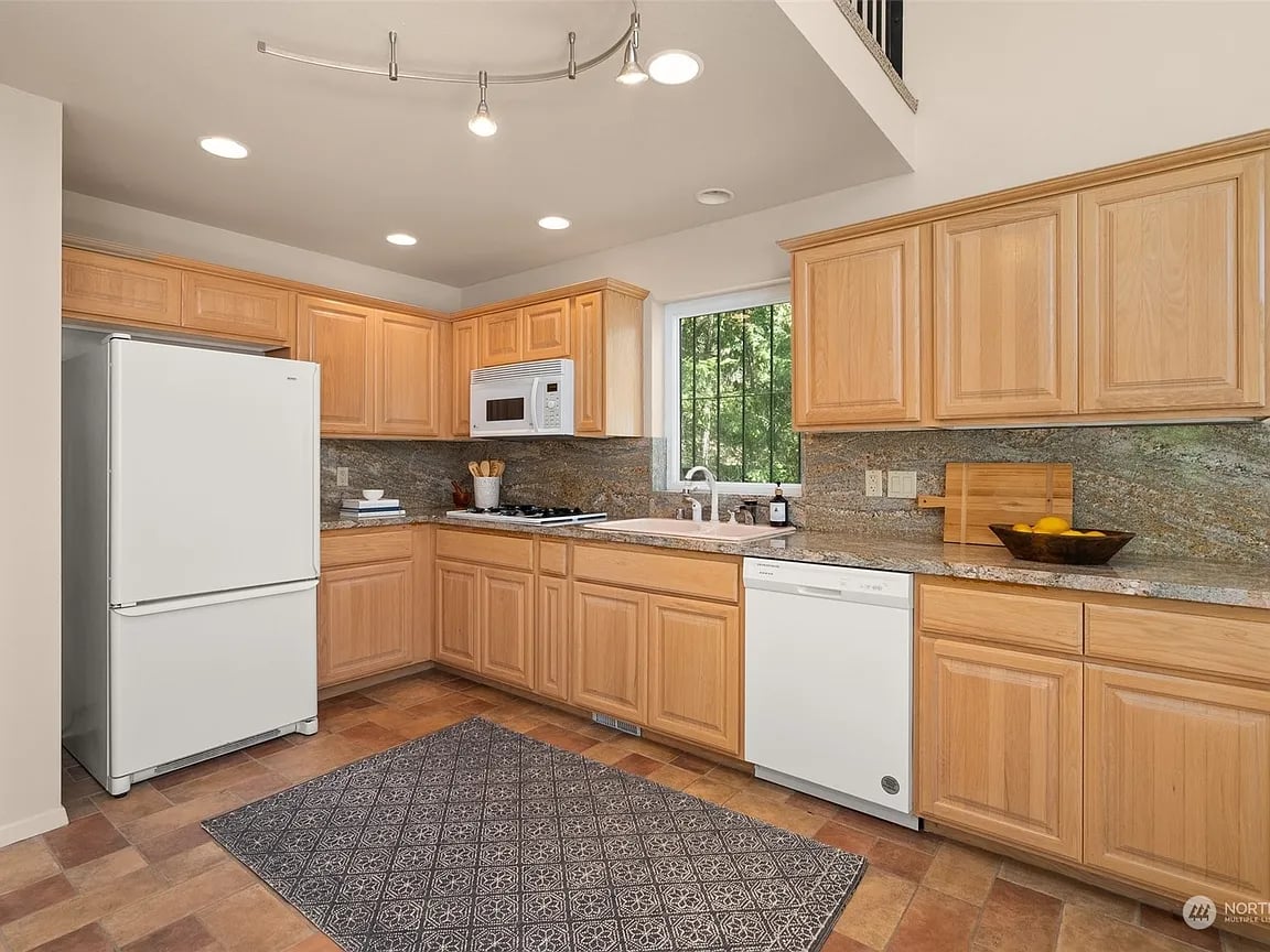 1480 E South Island Dr