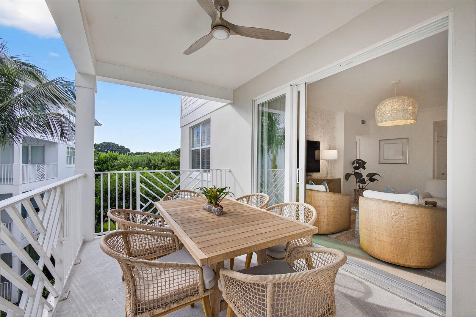 833 Bay Colony Drive S