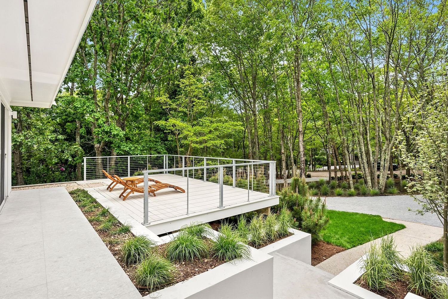 Whitecrest: Mid-Century Modern, Gut-Renovated and Gorgeous