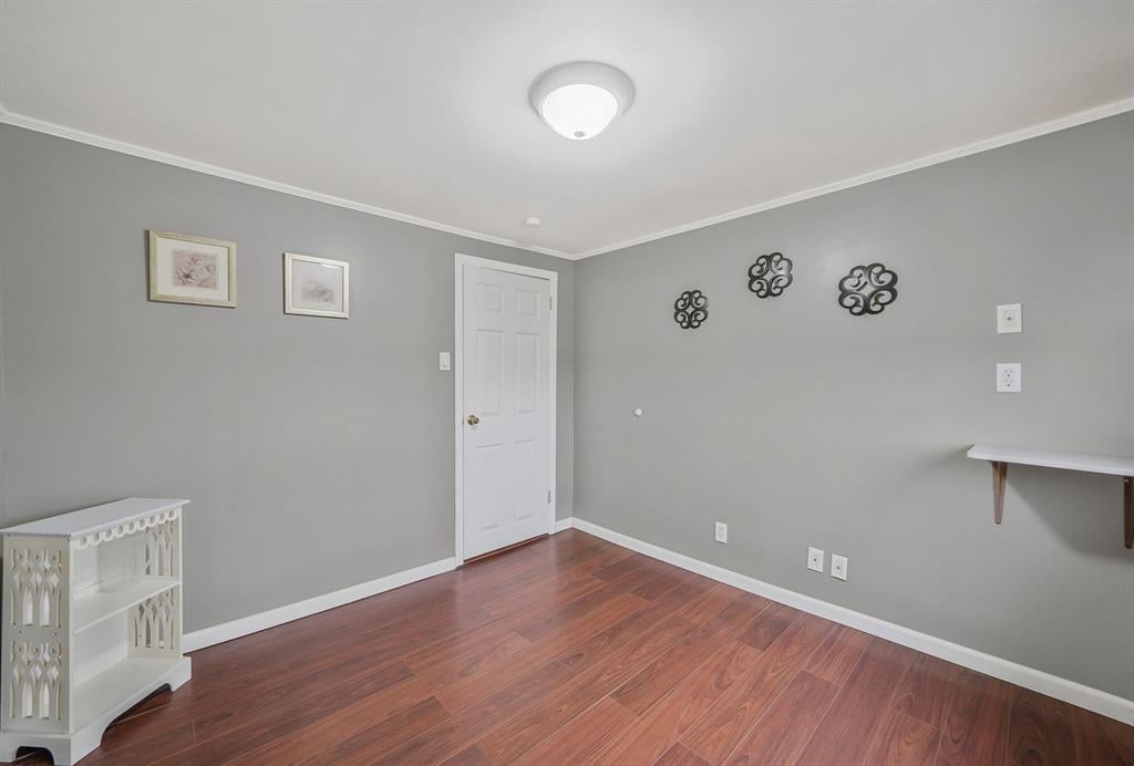 Undisclosed Address, Lindenhurst