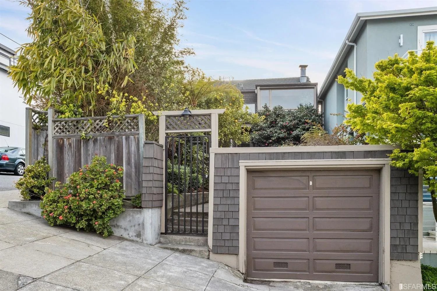 12 Carson St