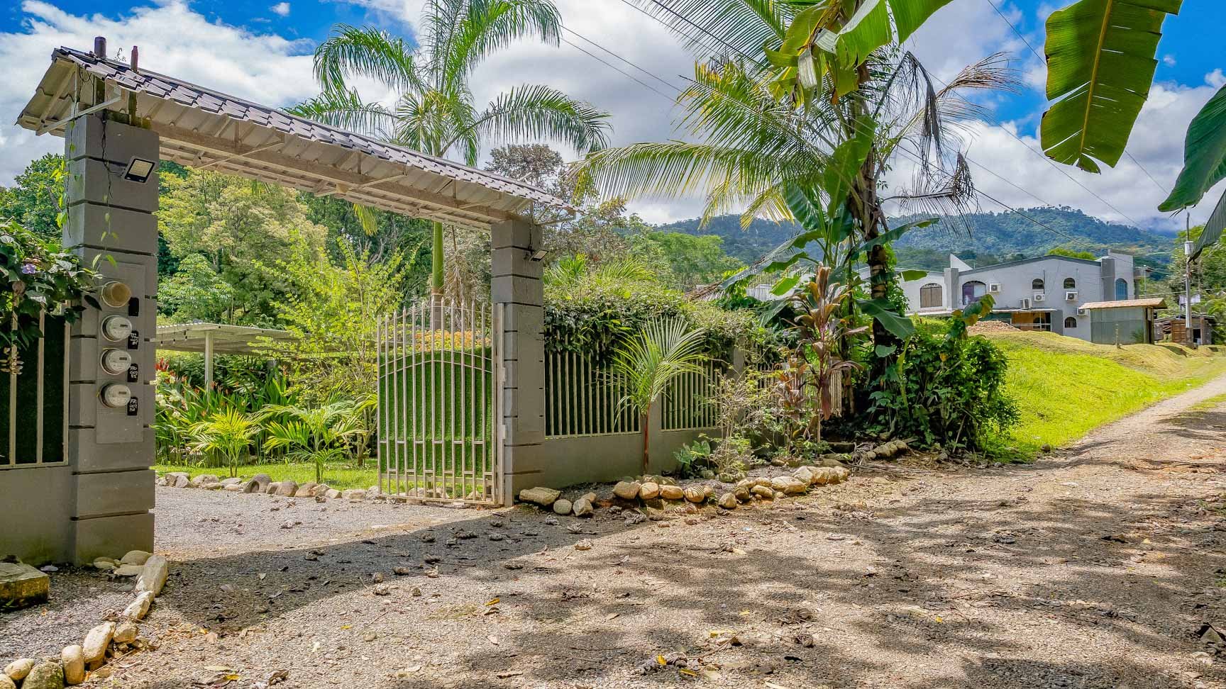 Tropical 3-Cabin Home with Pool and Gardens in the Heart of Uvita