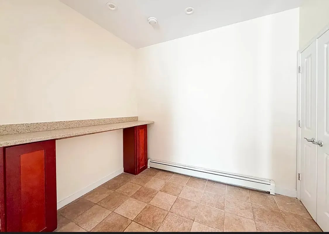 1479 East 34th Street #1R