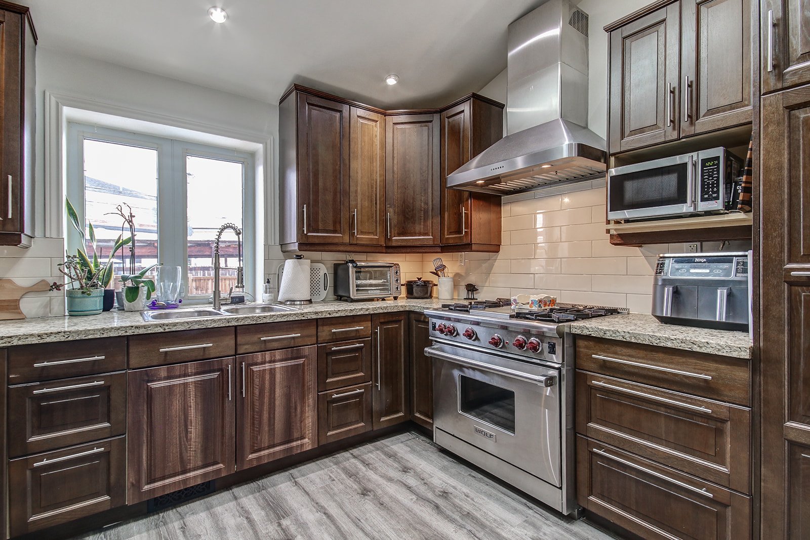 16 Allenby Ave