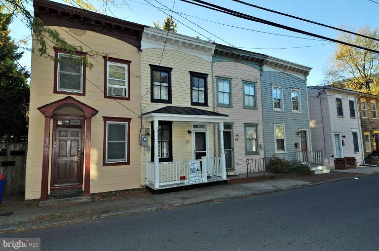 37 Cathedral St