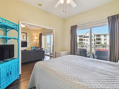 10315 Gulf Blvd #302