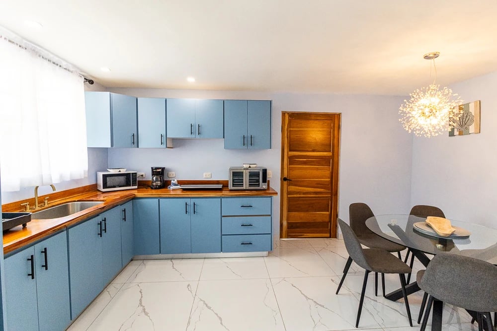 Turnkey Tropical Investment Contemporary Villa near Marina