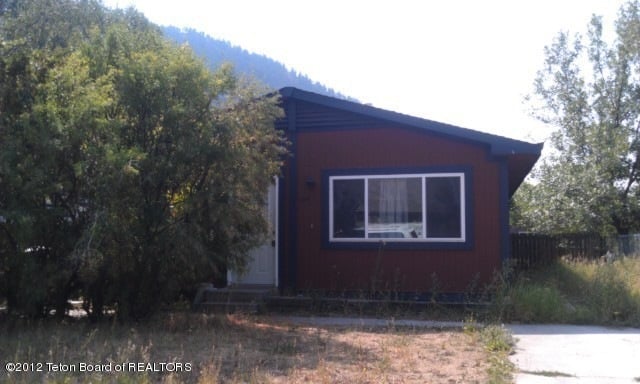 1200 Meadowlark Ln