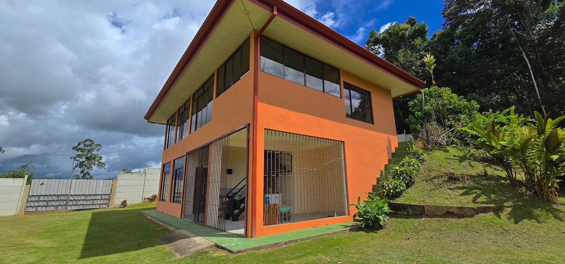 House and Cabin with views of Chirripo