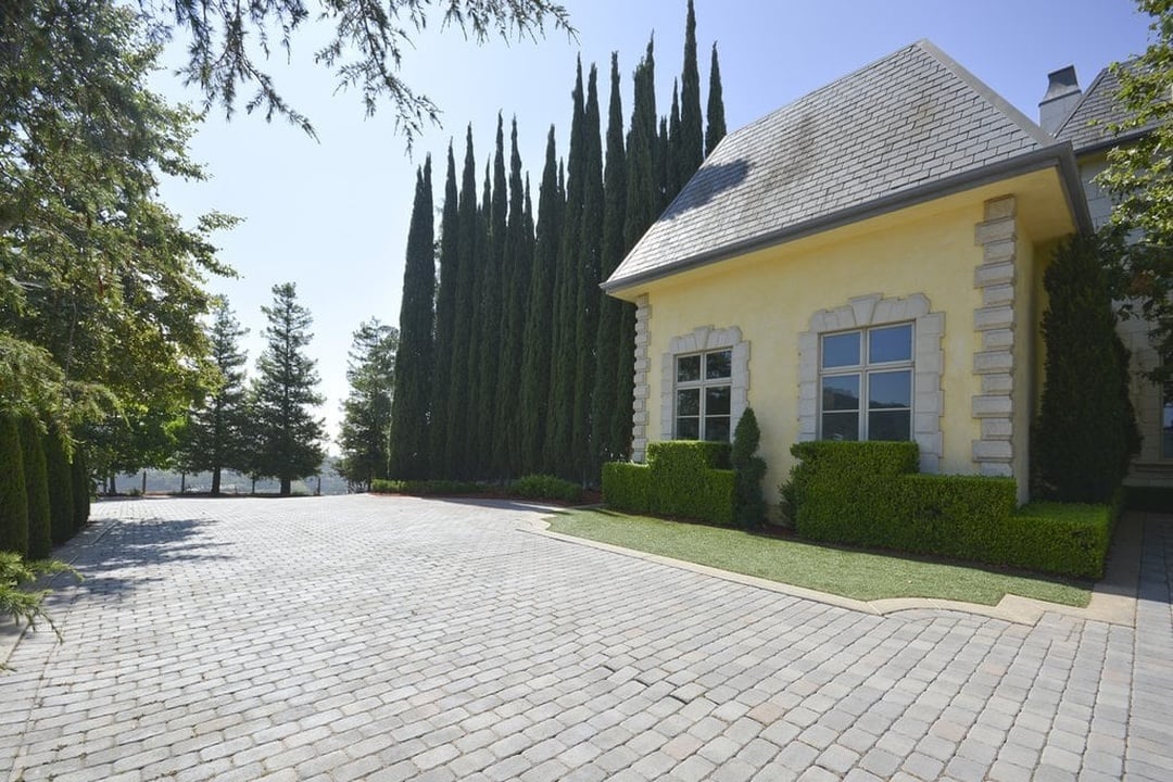 Grandeur Retreat