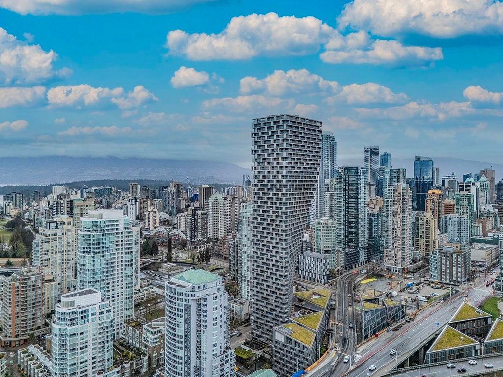 1480 Howe St, #1106