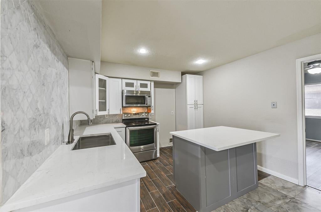 2425 Holly Hall Street Unit: 92F