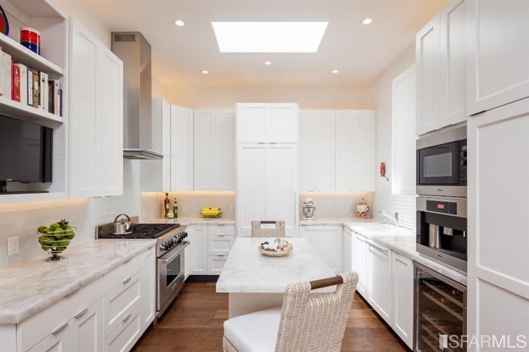 240 Caselli Ave