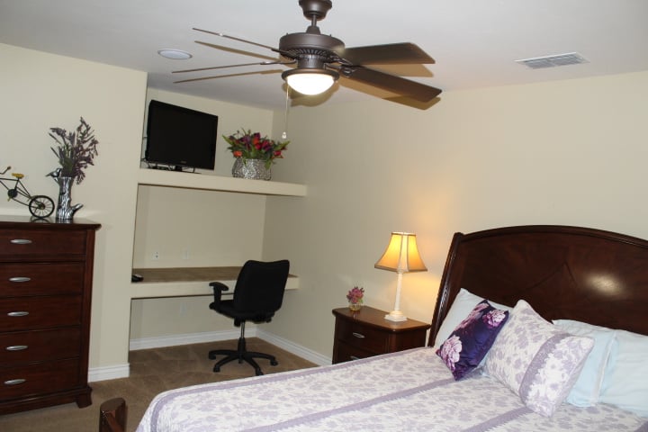 2562 Beverly Glen Dr. 