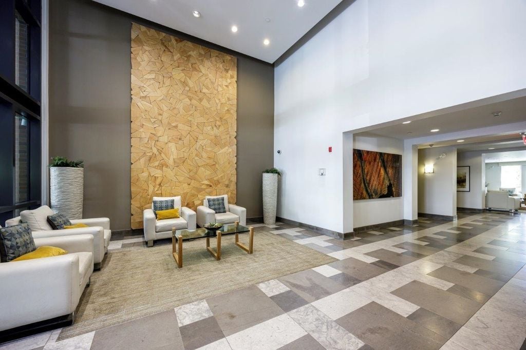 119 W 22nd St, #126