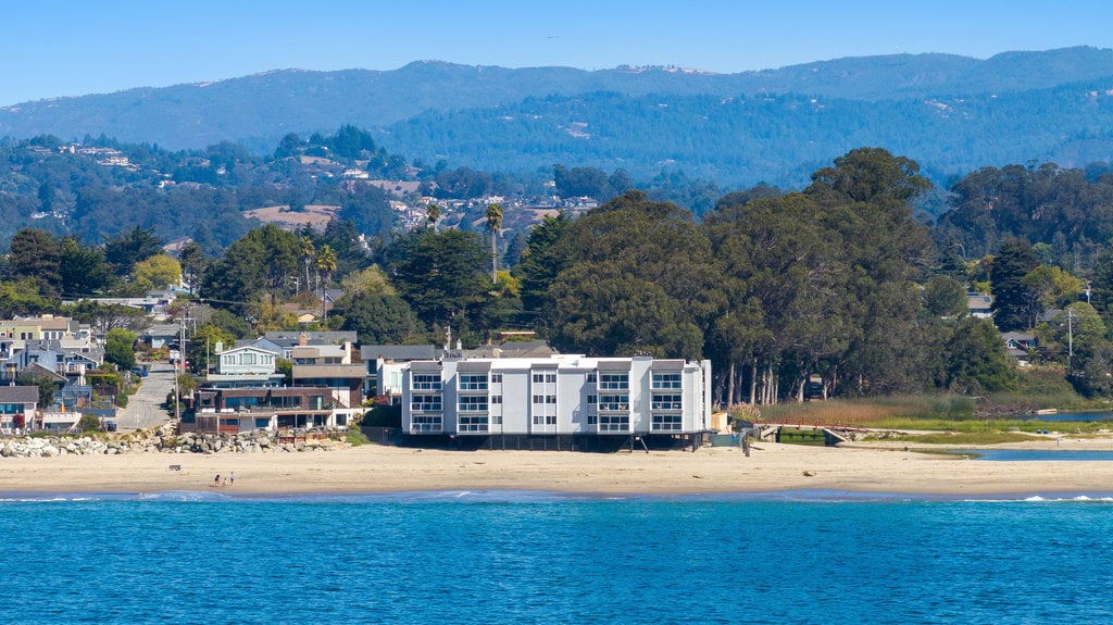 2-2130 E Cliff Dr. #2D