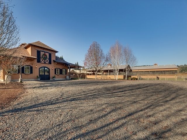 World Class Horse Facility South of Portland