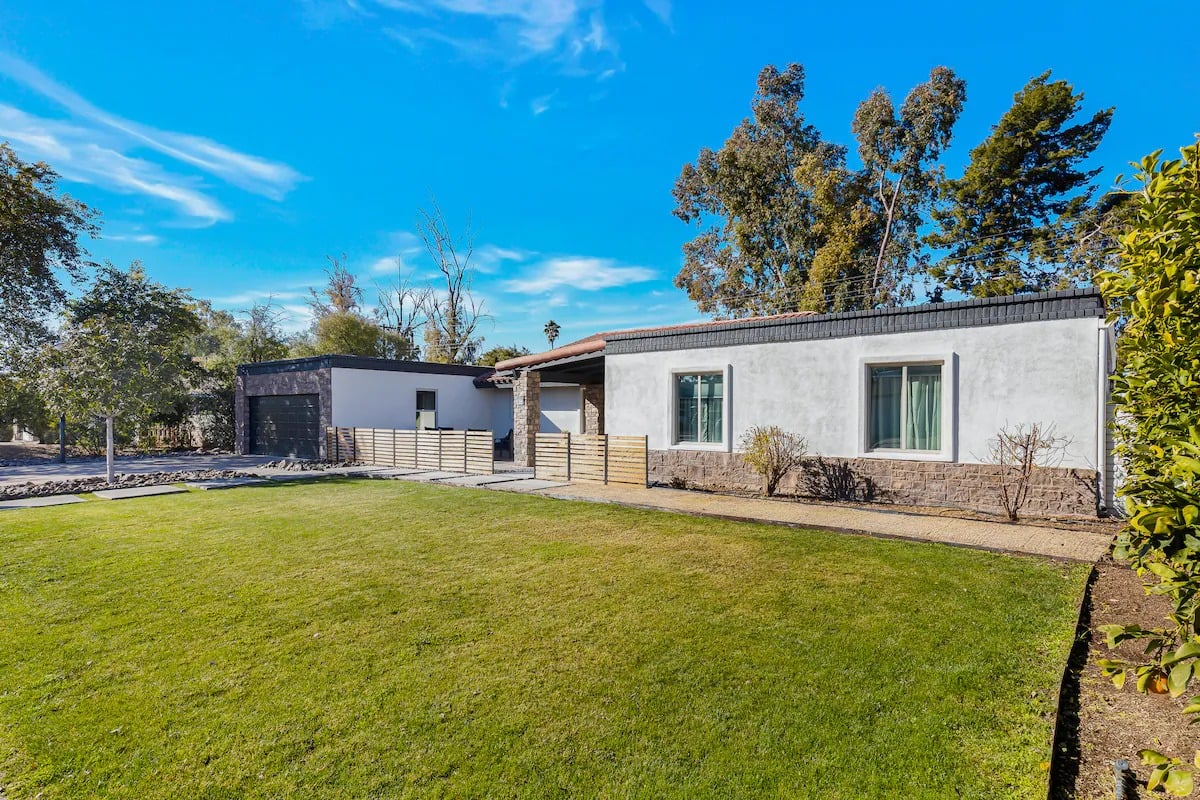 Huge Golf Course Home-Free Heated Pool/Theatre/Gym