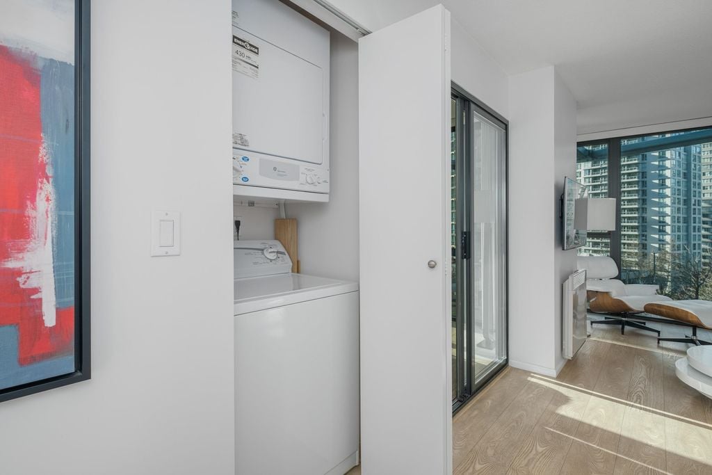 1331 W Georgia St, #707