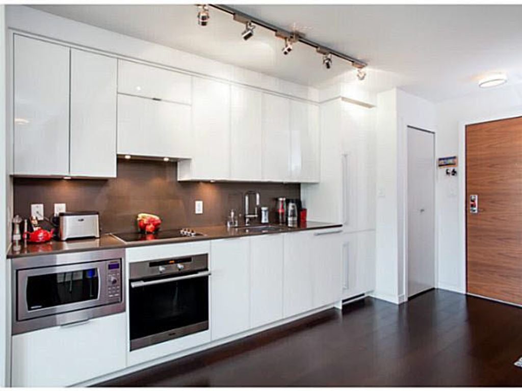 161 W Georgia St #1008