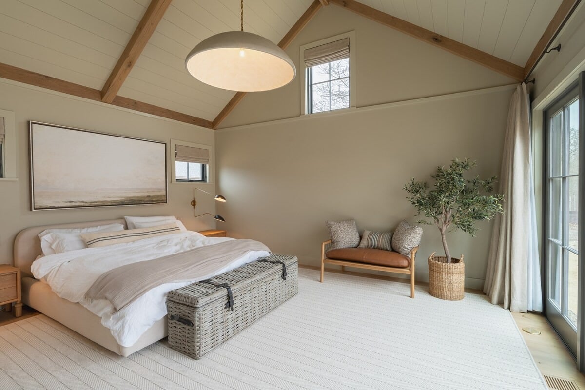 New Waterfront Estate With Pool + Guest House