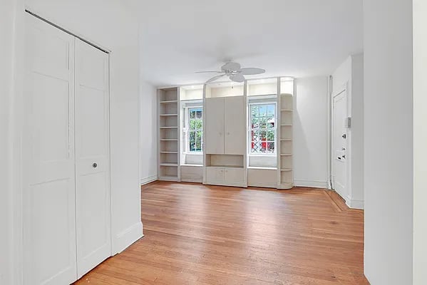 19​ ​Pomander​ ​Walk​ ​#1​ ​nyc