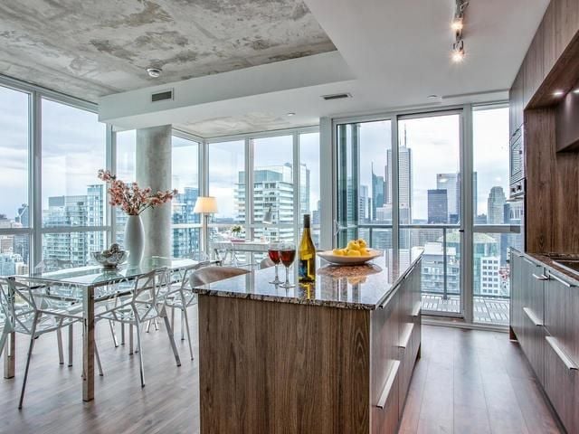 88 Blue Jays Way #Lph4102