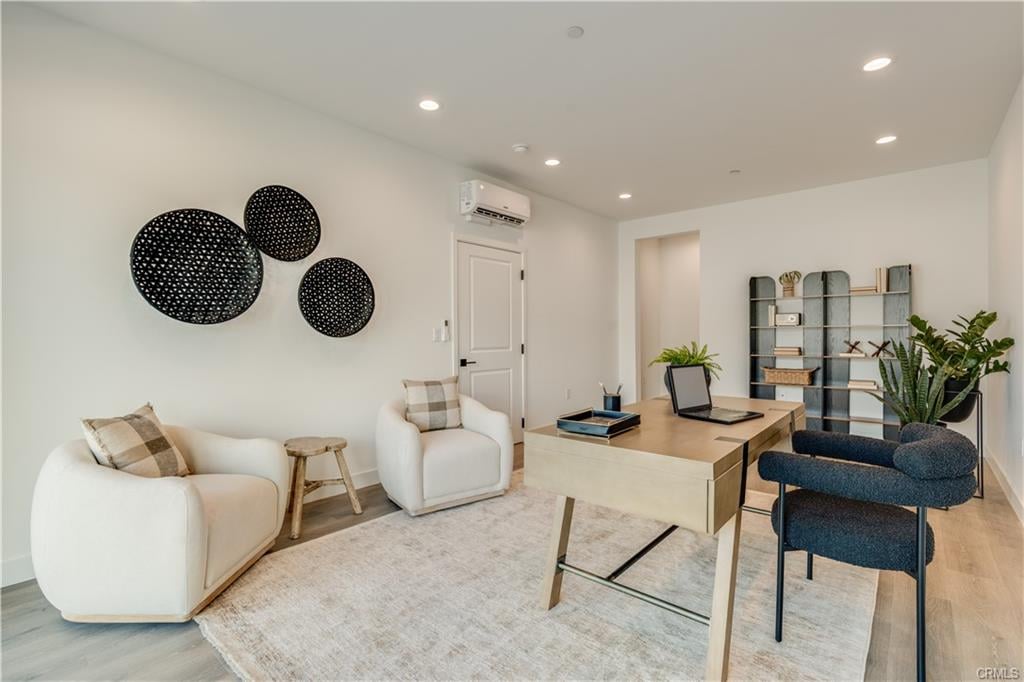 1196 Tiburon Way