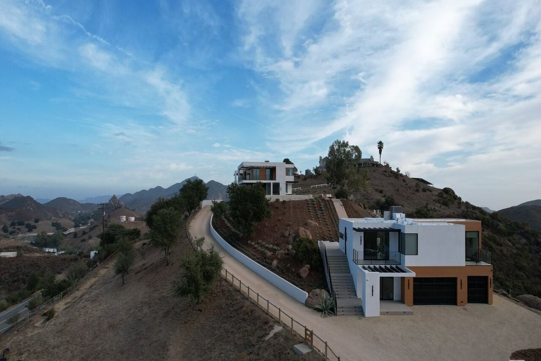 Mulholland Hwy, 90265