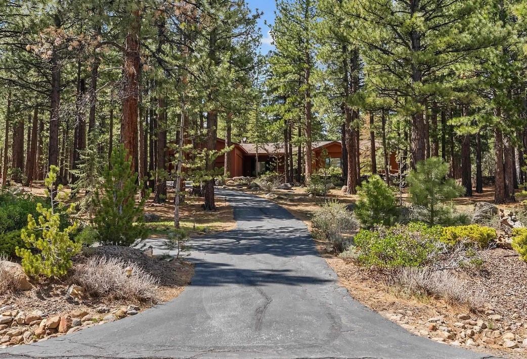 reno nevada 89511 custom home nestled in the coveted Galena Forest Estates with large lot