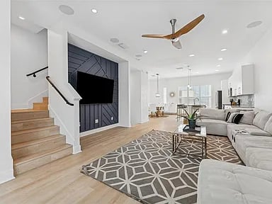 4810 W McElroy Ave #5