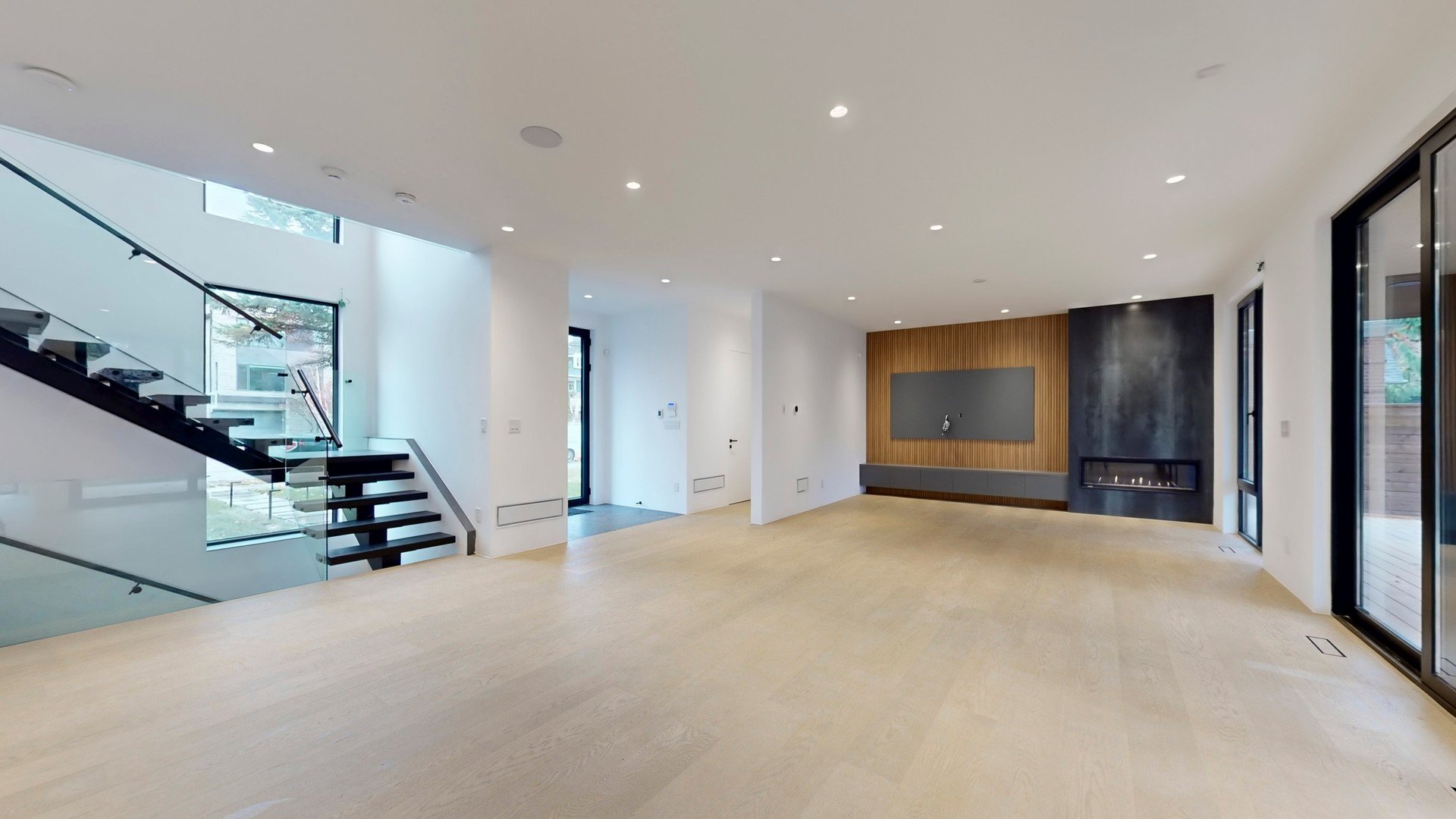 SOLD: Striking Mixed Facade