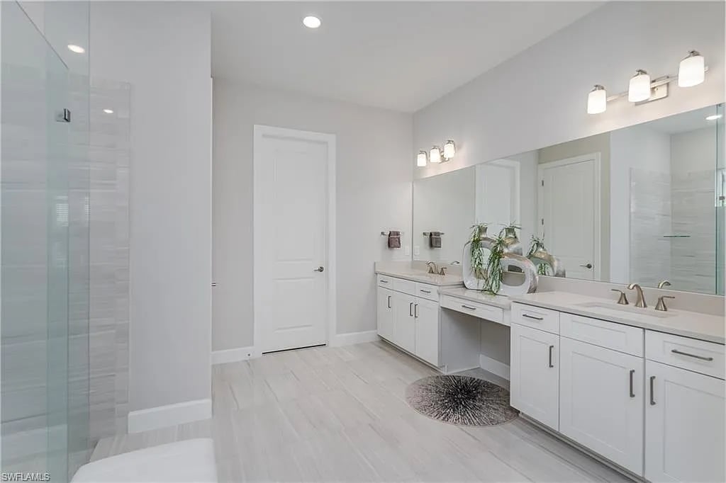 11935 Collegio Dr