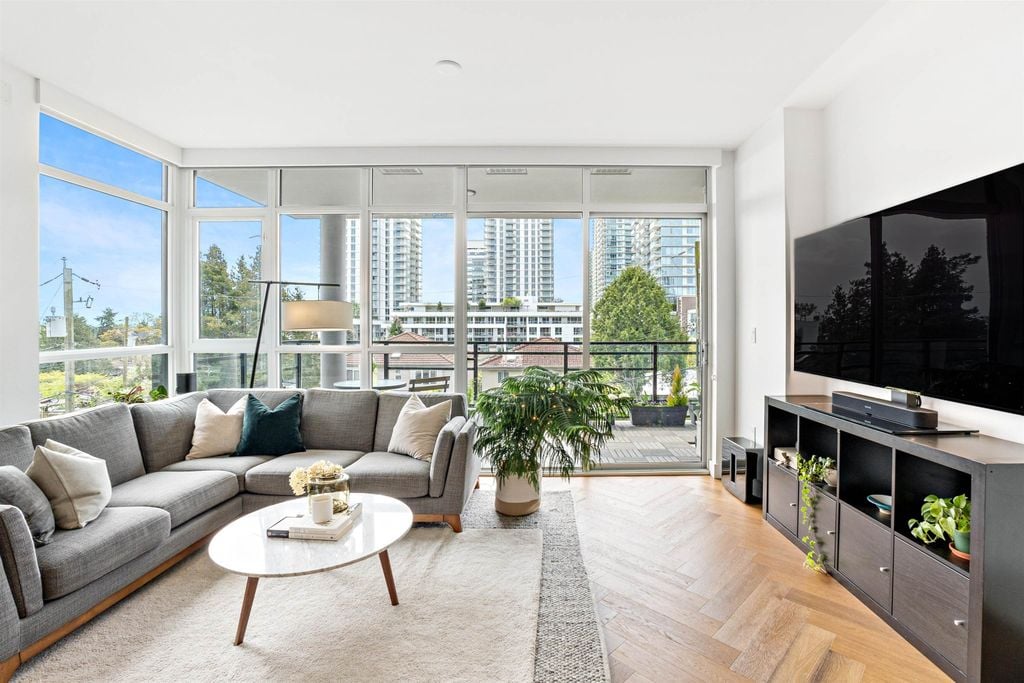 458 W 63rd Ave, #306