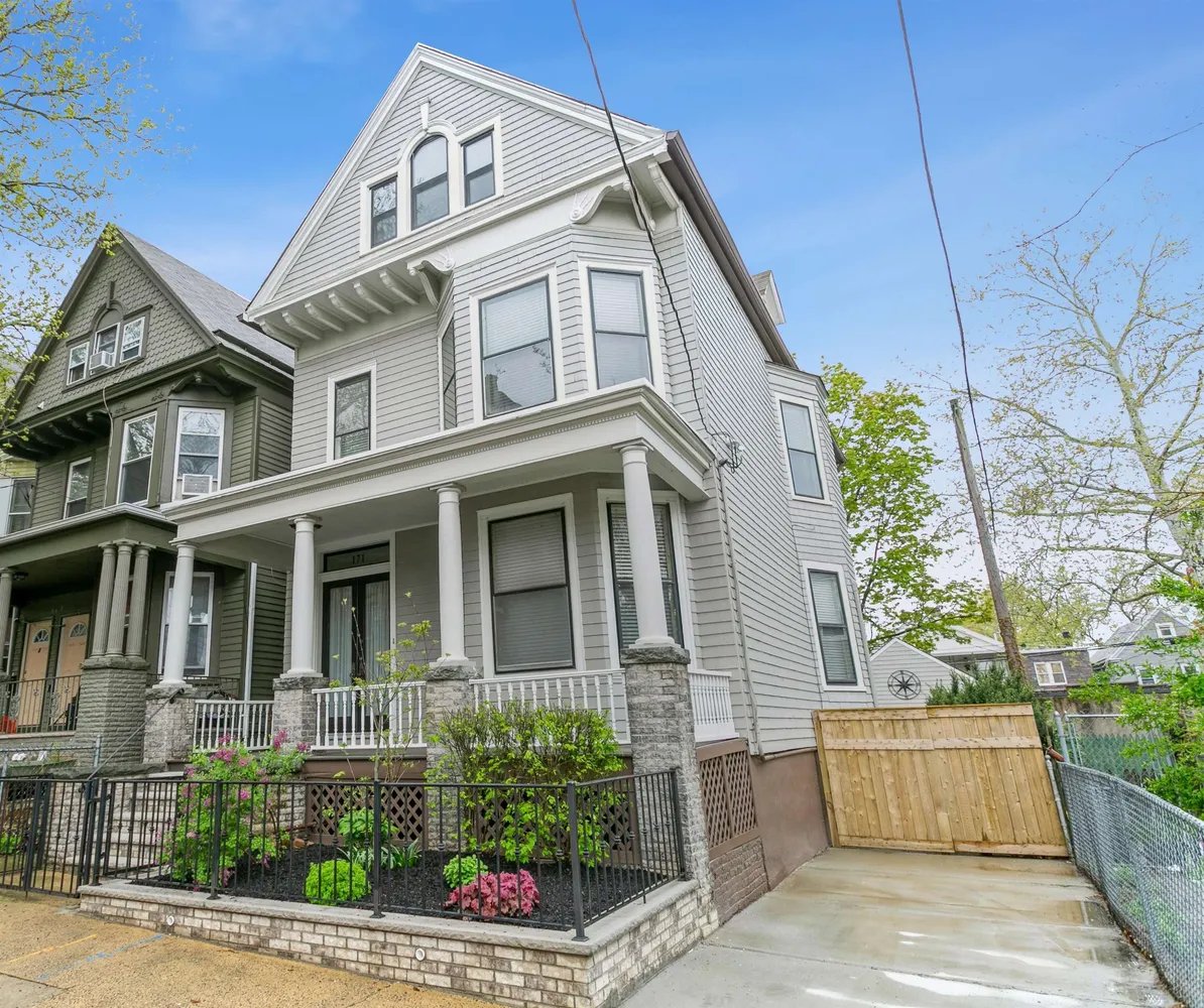171 Clinton Ave