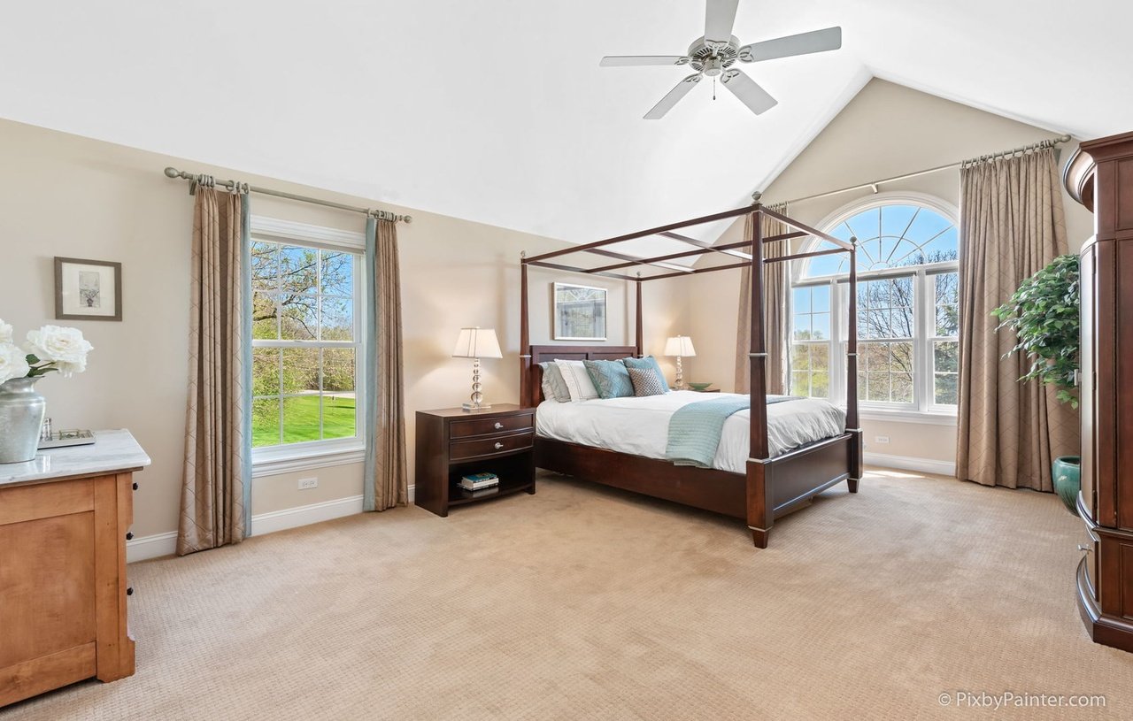 25568 N Countryside Ct