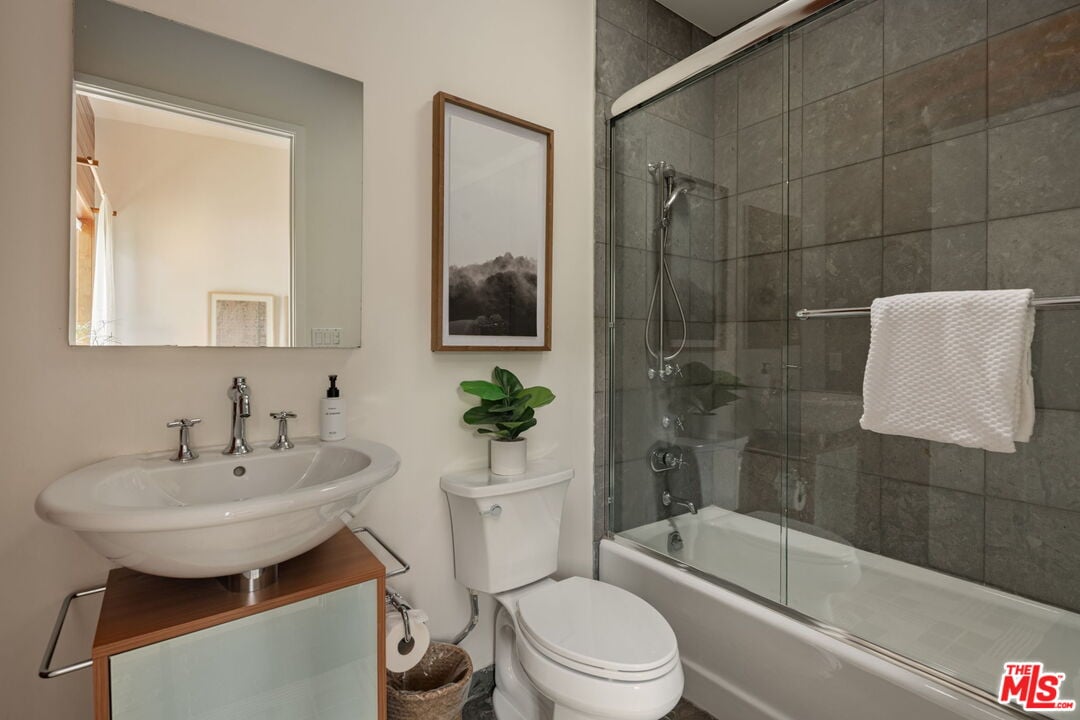 Northstar Pavilion, Amor Rd, 90046