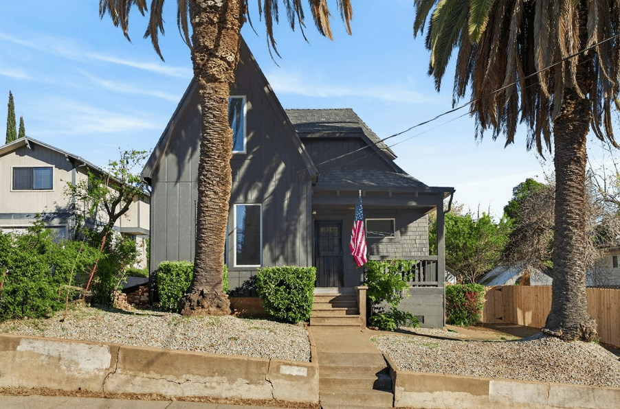 2036 Placer St