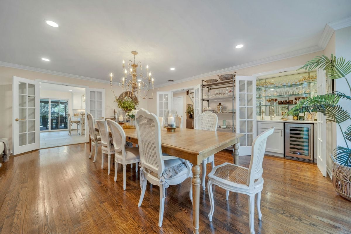9 Deerfield Drive