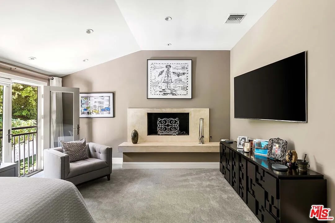 2229 San Ysidro Dr