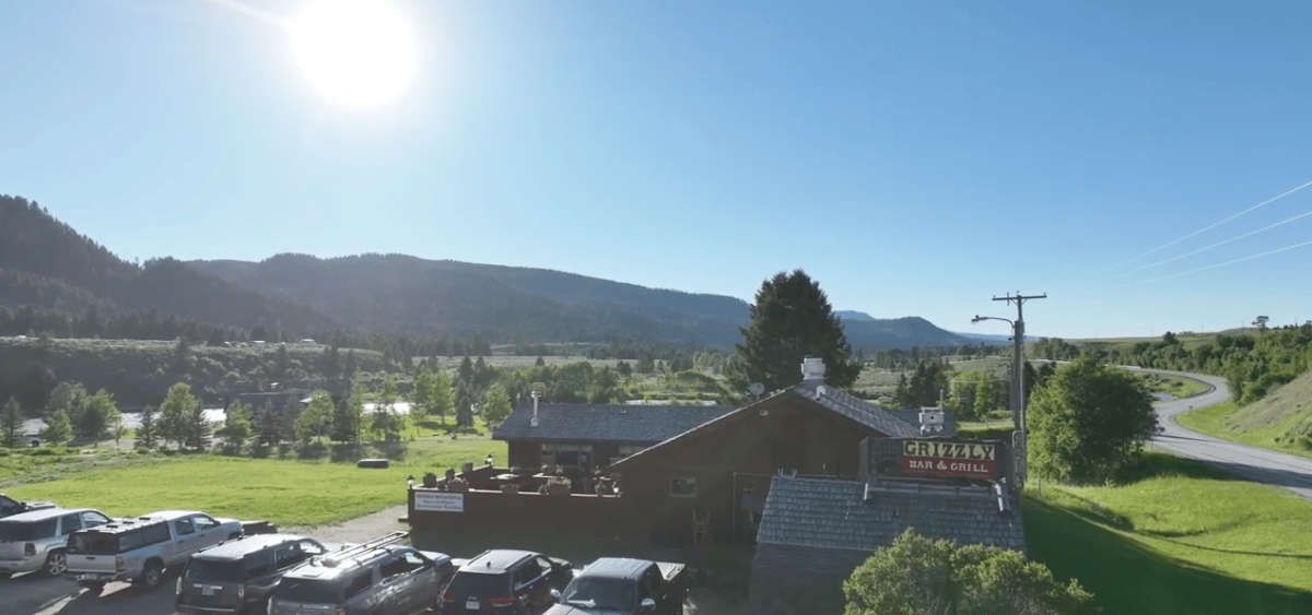 Grizzly Bar & Grill, Cameron, MT