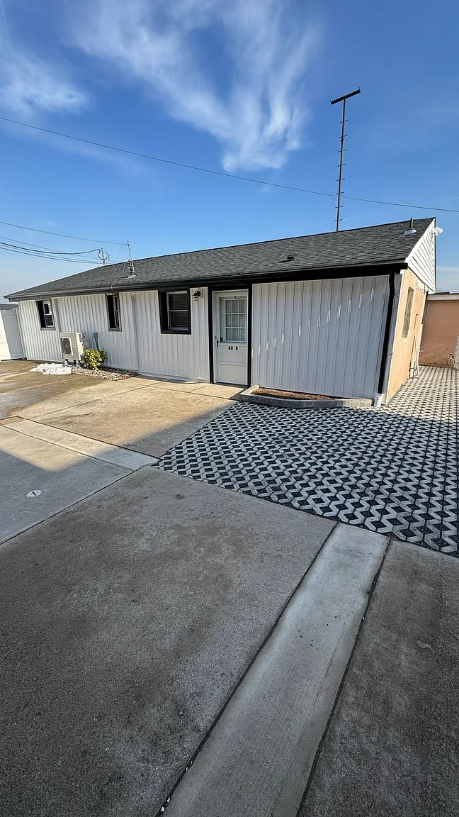 80 Farnham Ave #R